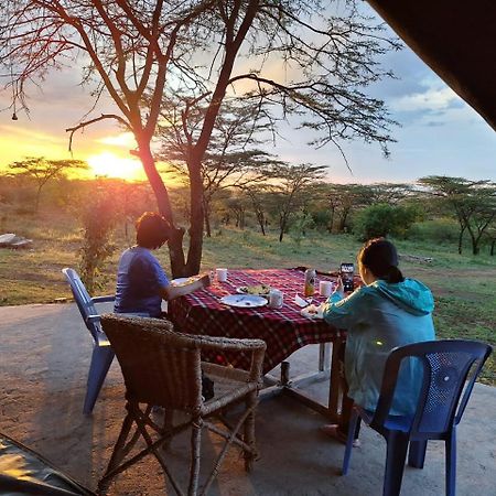 לינה וארוחת בוקר Sekenani Maasai Mara Safari Camp In Kenya מראה חיצוני תמונה